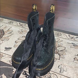 Dr. Martens MOLLY FINE GLITTER BOOT